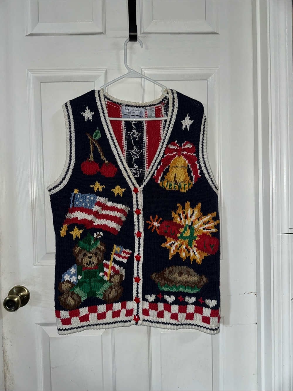 Vintage Signature Northern Isles Hand Knit American Themed Seeater Vest Size M